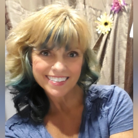 Meet your Posher, Tina - Picture 4 of 4